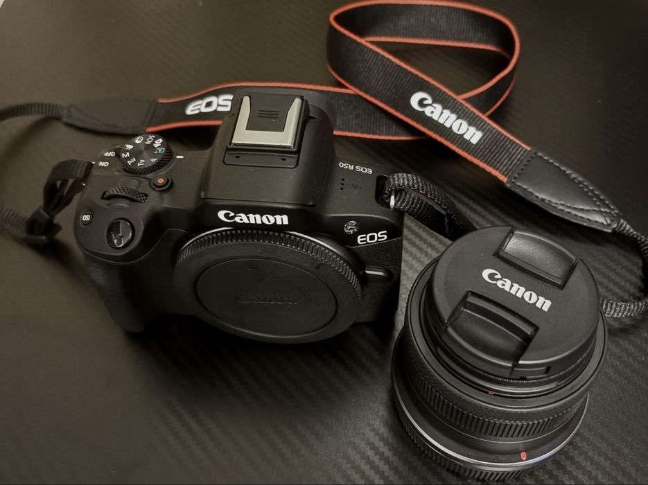 Canon EOS R50 + 18-45mm + accesorii + a2a baterie - aproximativ 3000 cadre/Garanție altex