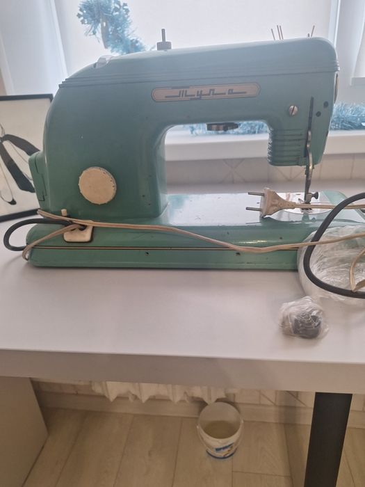 Машинка швейная, советская.