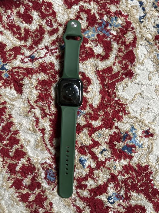 Продам Apple Watch 7