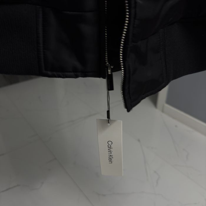 calvin klein.куртка. бомбер