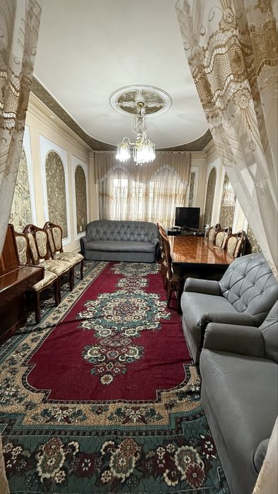 Гилам Мадонна ва яна 3 та гиламлар