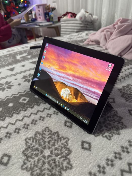Tableta Windows Microsoft Surface Go 8gb ssd 256 perfesc functionala