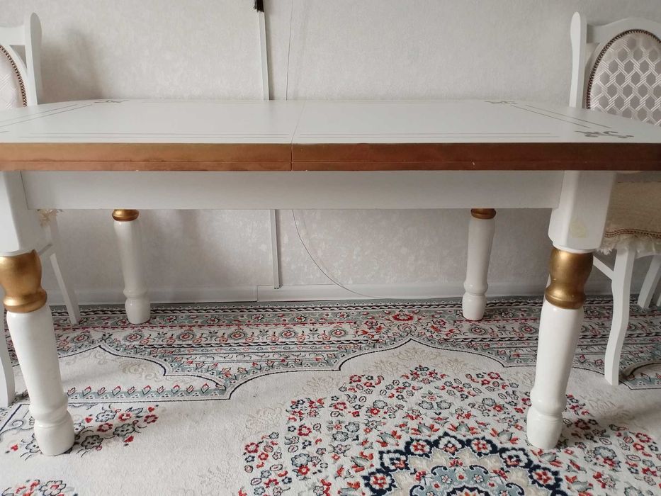 Продаю стол для гостинной