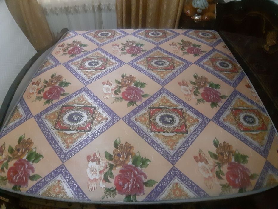 Матрас цветной и белый