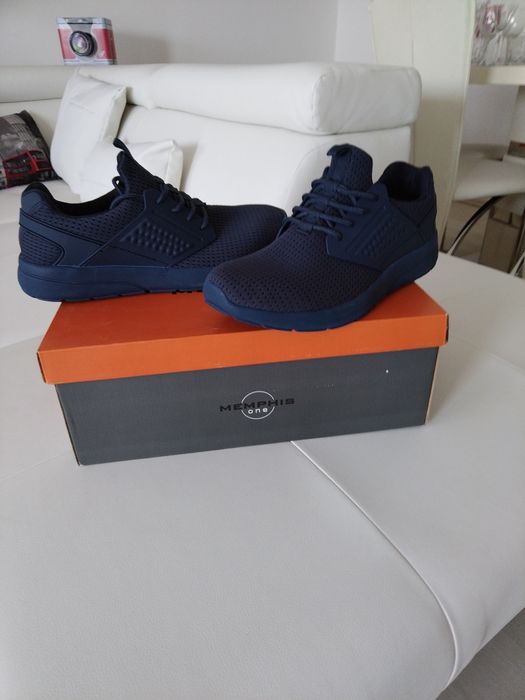 Vând pantofi sport noi nouti calitate, marimea 40.