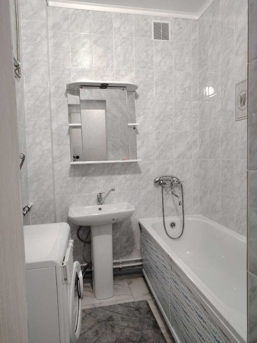 Продам 2-х квартиру в кирпичном доме на 2/4 эт пр.Н.Назарбаева д.44