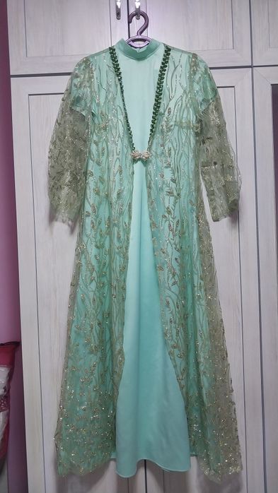 Kelinlar uchun abaya, baza ko‘ylagi bilan