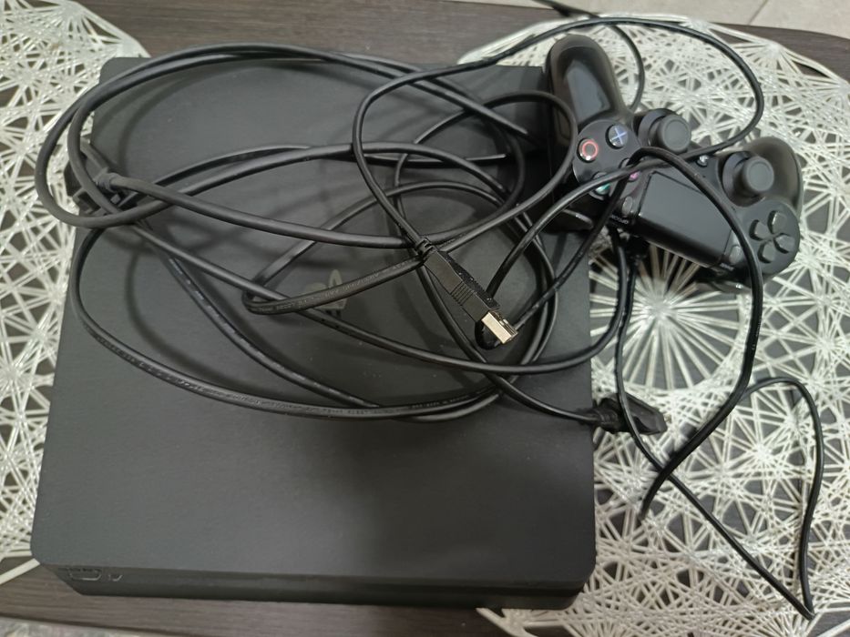Playstation 4 slim