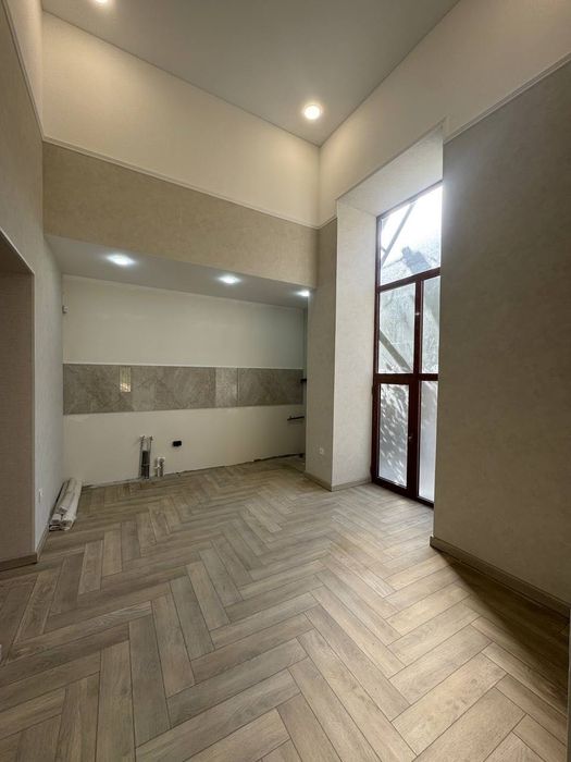 Офис с участком на Астрономии в Мирзо-Улугбекском районе!