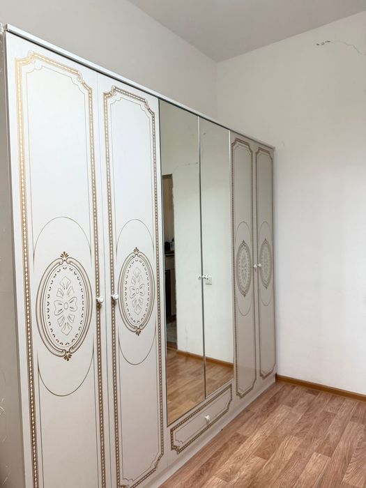 Продам шкаф 6 -дверный