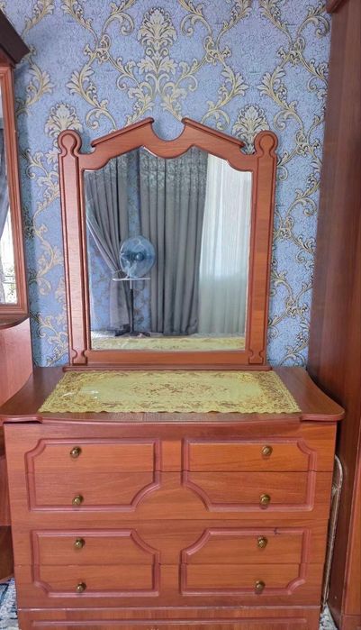 Mebel sotiladi holati zor hamma narsasi bilan qoshib sotiladi