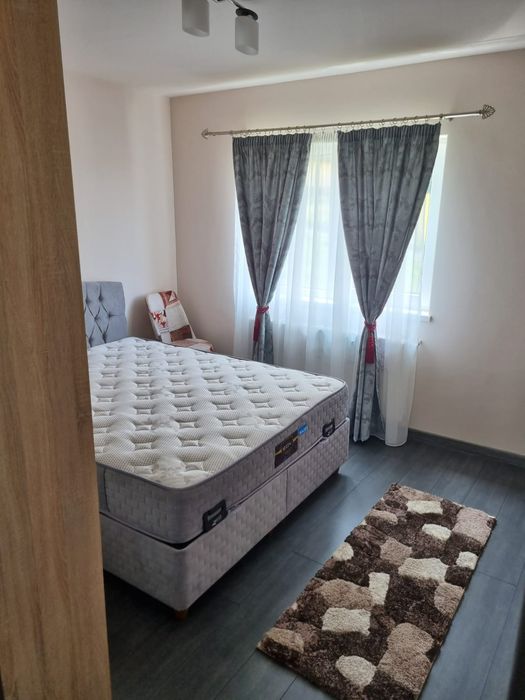 Închiriez  apartament