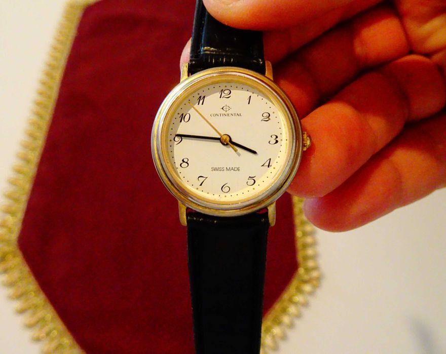 Continental швейцарски ръчен часовник,перфектен.