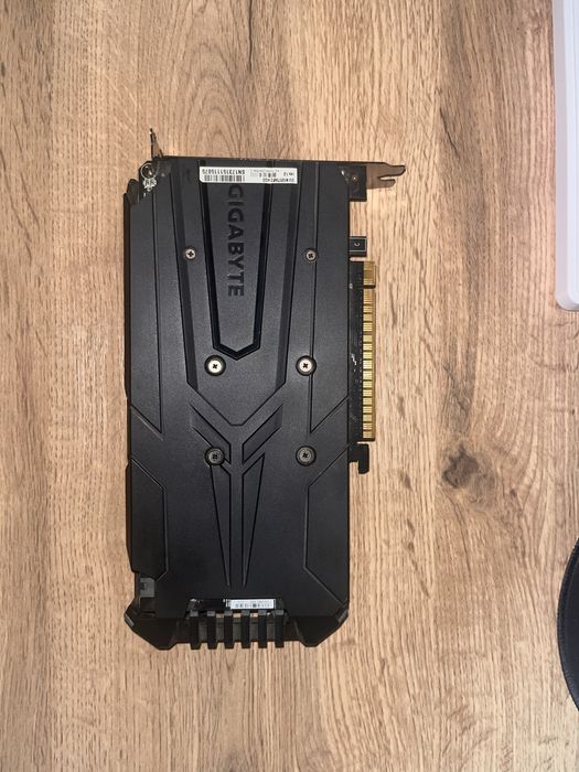 Продам видеокарту NVIDIA GeForce GTX 1050 Ti