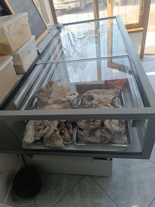 Витриный холодильник