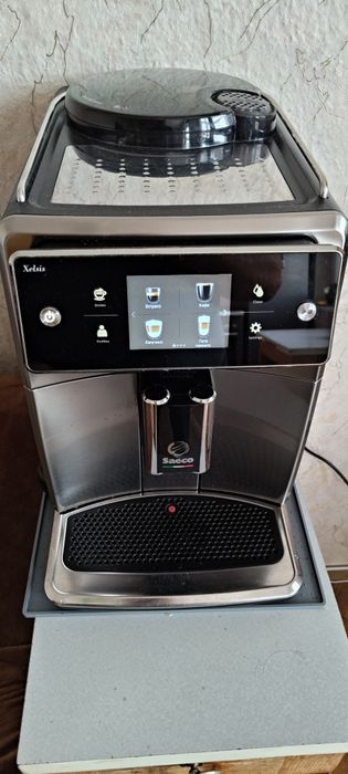 Продавам пълен кафеавтомат Saeco Xelsis sm7683