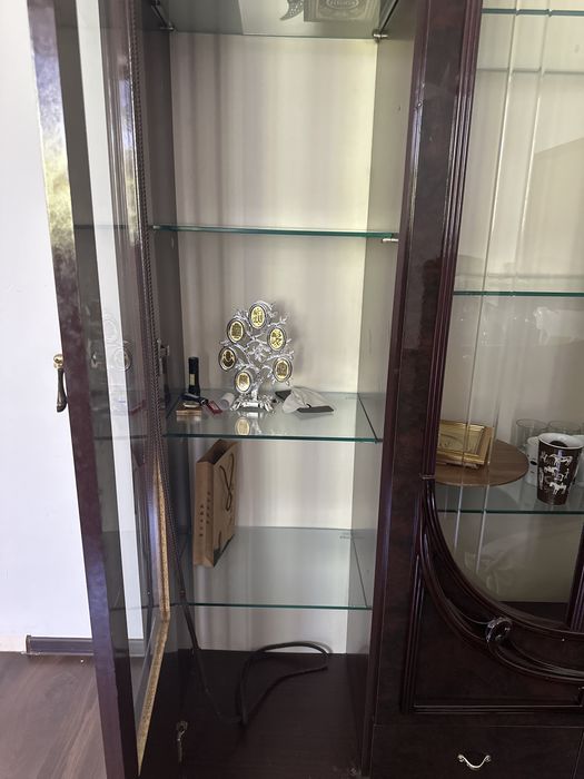 Сервант. И шкаф.