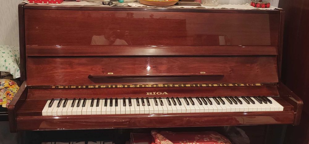 Продаю пианино Riga