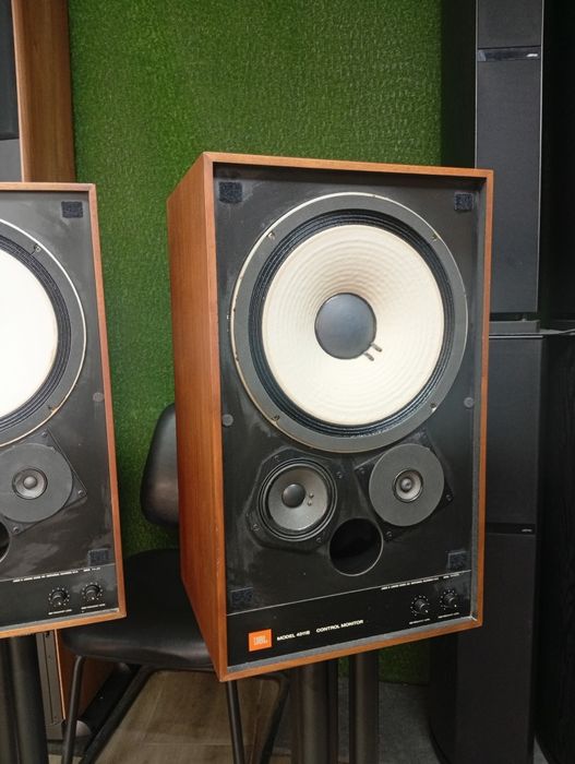 Тонколони JBL 4311B