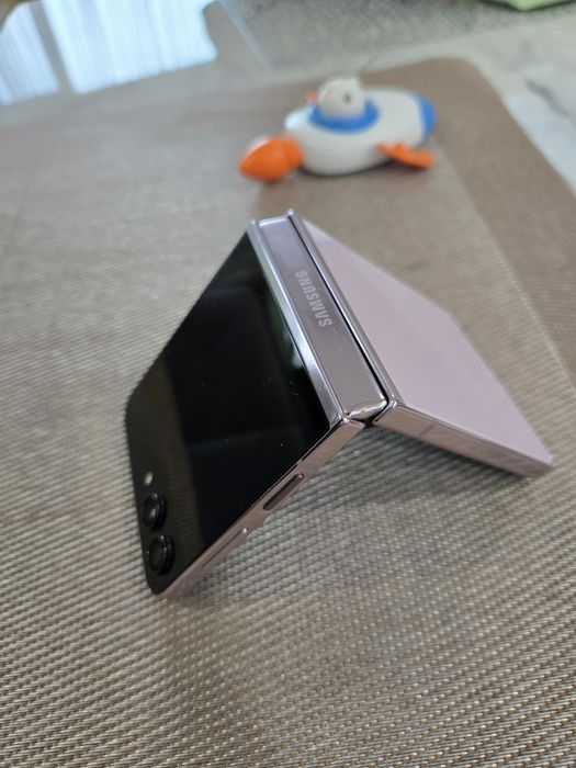 Смартфон Samsung Galaxy Z Flip5, 8GB RAM, 256GB, 5G, Lavender