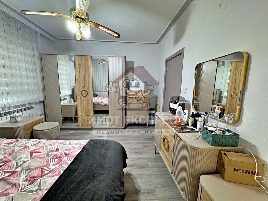 Дава се под наем Многостаен апартамент в Асеновград - 207 кв.м за 177000 € - Снимка #16