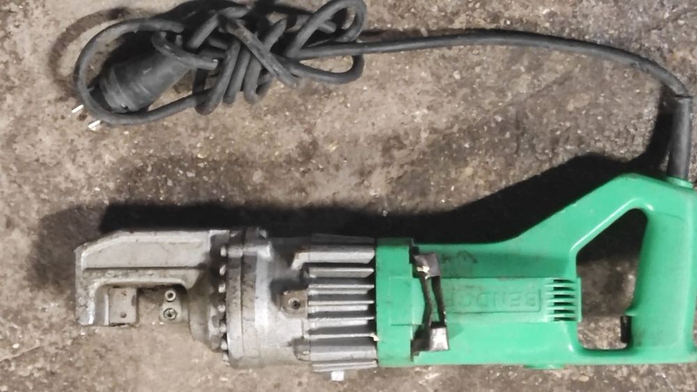 Masina hidraulica de taiat fier beton HITAKI BENDOF