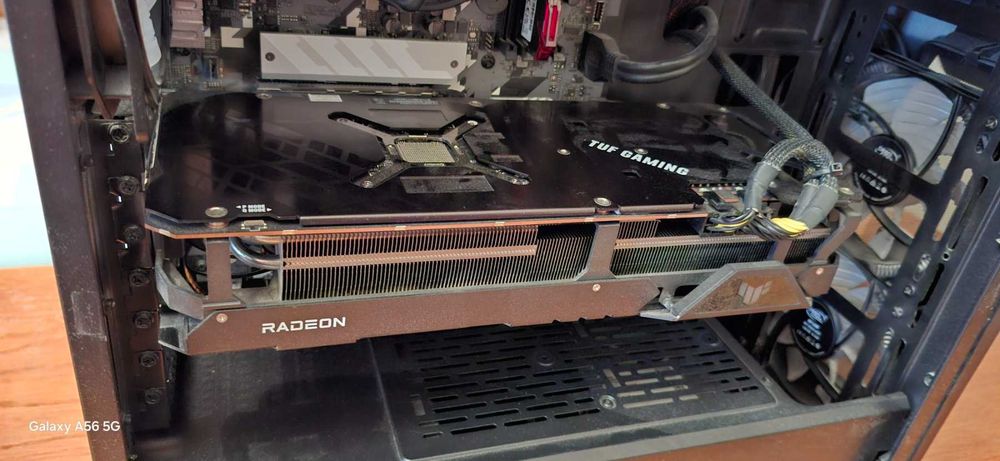 Мощен геймърски компютър. AMD RX 6800 16GB; Intel Core i5 11400F