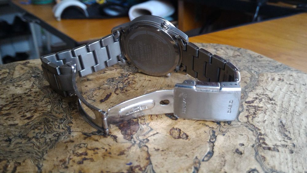 Ceas Casio Lineage cadran alb LCW-M170TD-7AER Solar,radiocontrol,titan