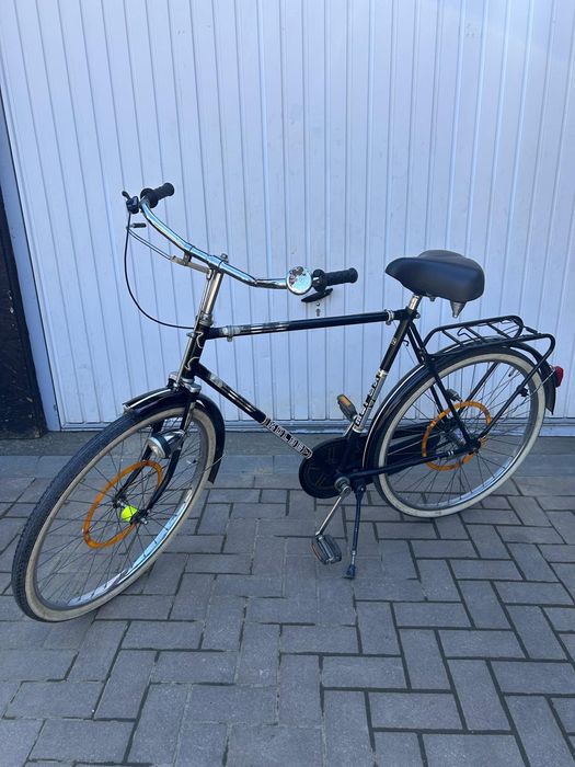 Vãnd bicicletã în stare foarte bunã