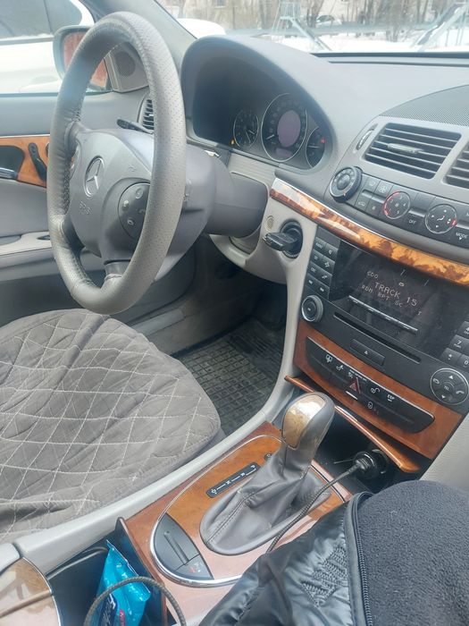 Продам СРОЧНО мерседес 200Е