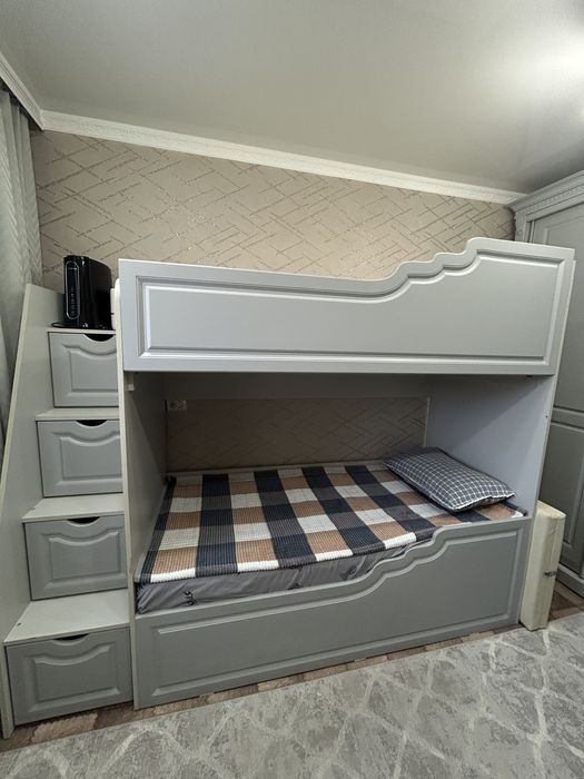 Продам 2х ярусную кровать