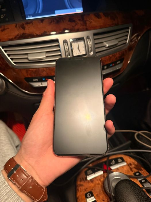 Продам айфон xs max