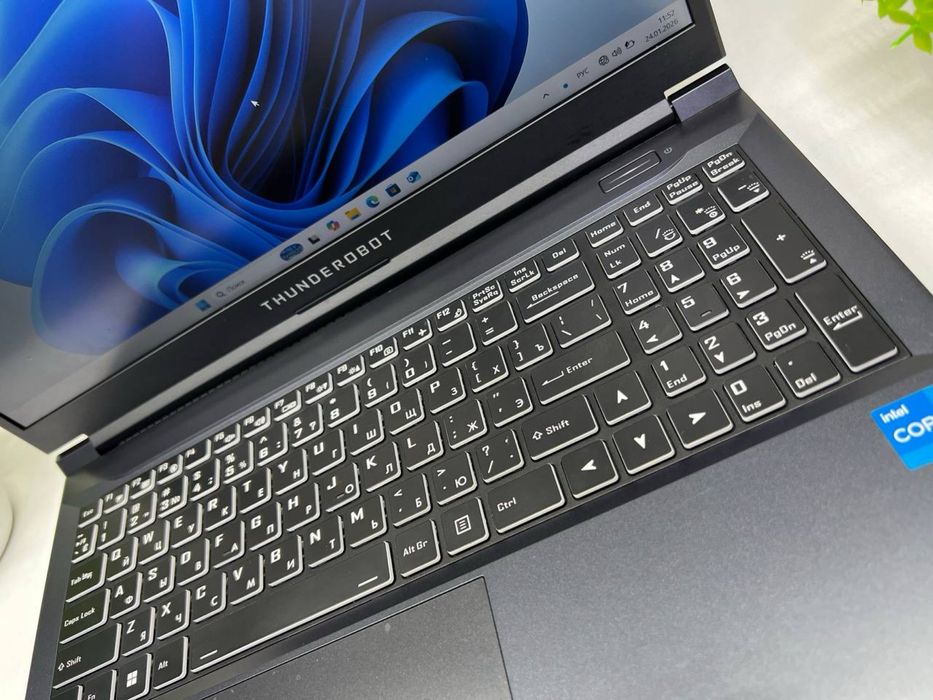 Thudrerobot core i5-12
