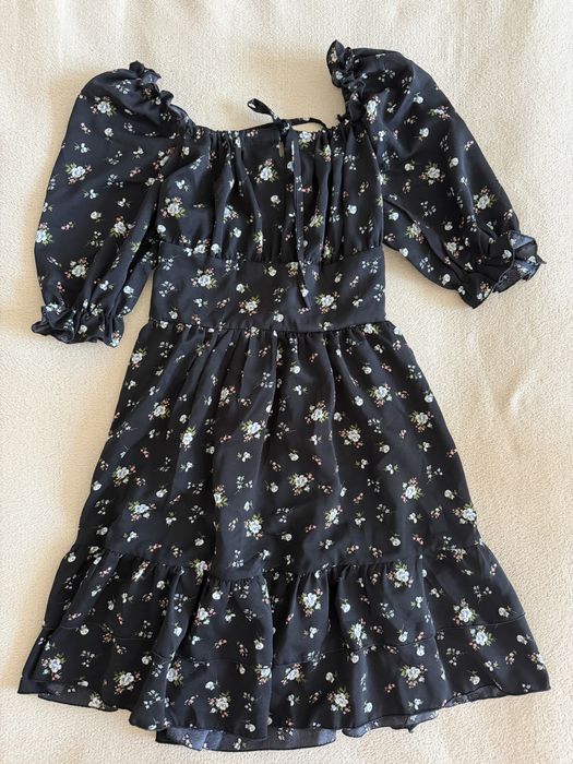 Продам женские платья