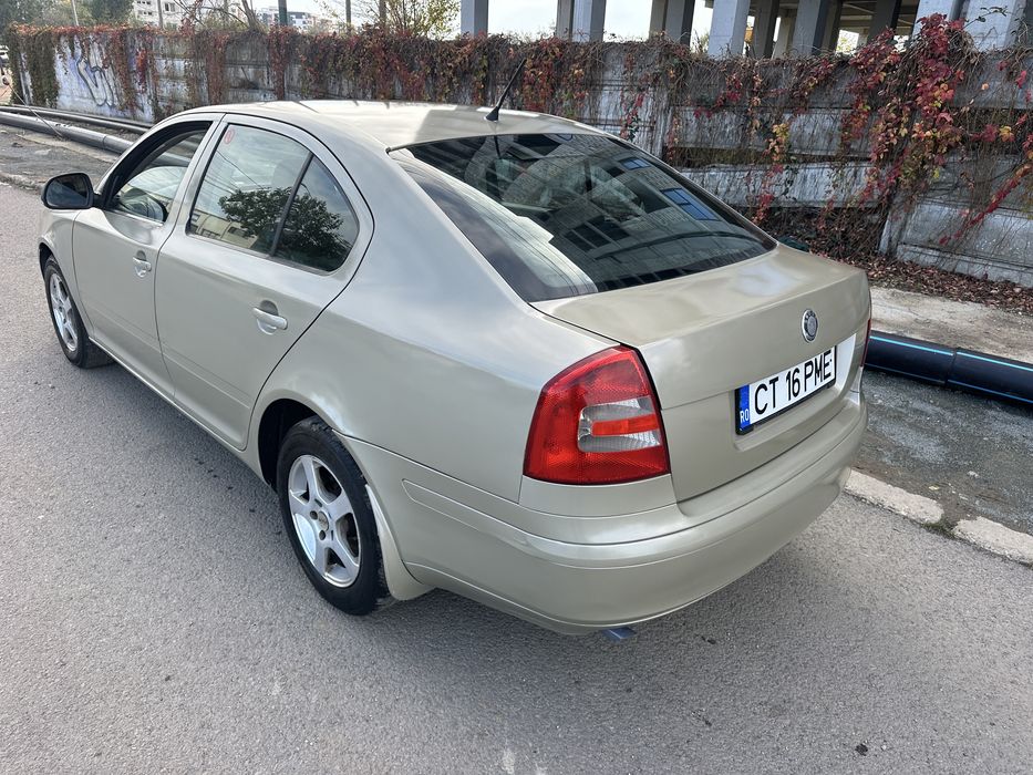 SKODA Octavia 2012 — imagine 5