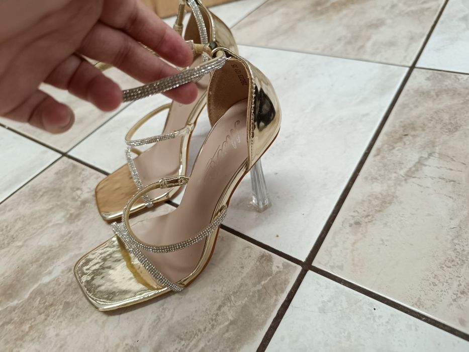 Sandale superbe mărimea 35