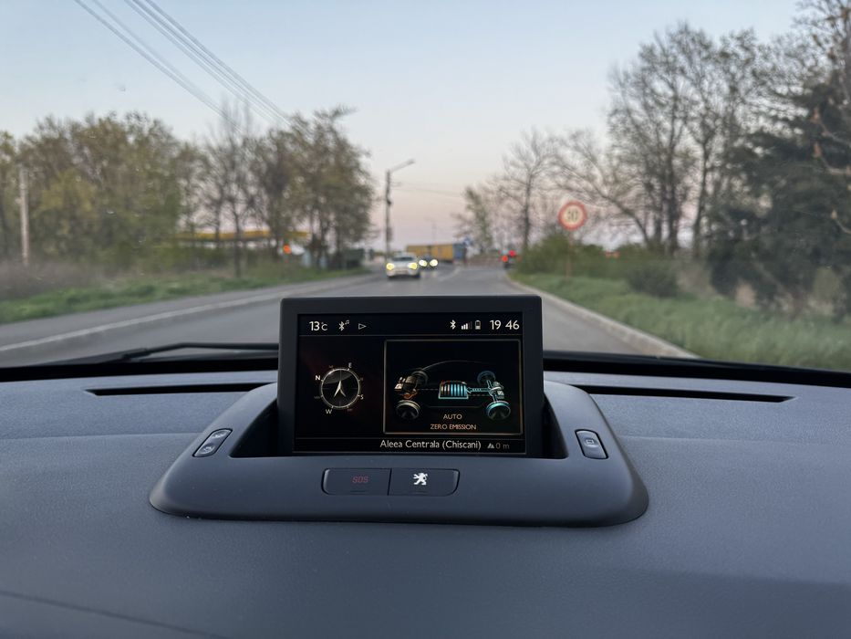 Peugeot 3008 Hybrid4 2014 Facelift| 4X4 | Stare foarte buna |