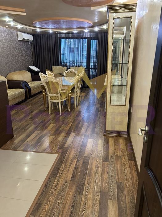 Дава се под наем Тристаен апартамент в Варна, Автогара - 115 кв.м за 867 € - Снимка #3