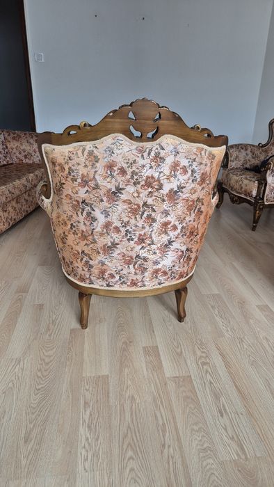 Канапе и две кресла