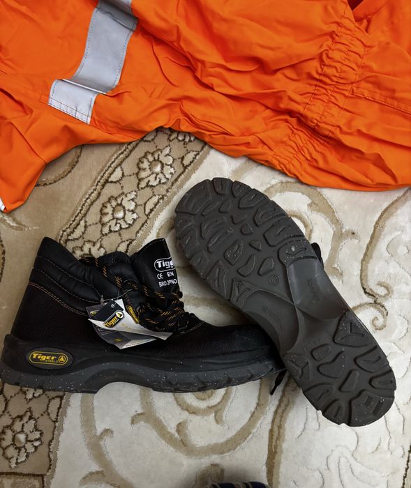 Качественные спецовки куртки и ботинки