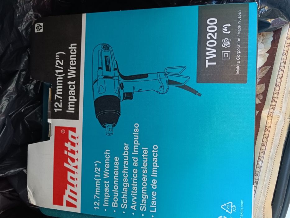 Mașină de înșurubat cu impact Makita TW0200
