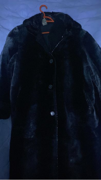 Продам Шубу Мутоновую
