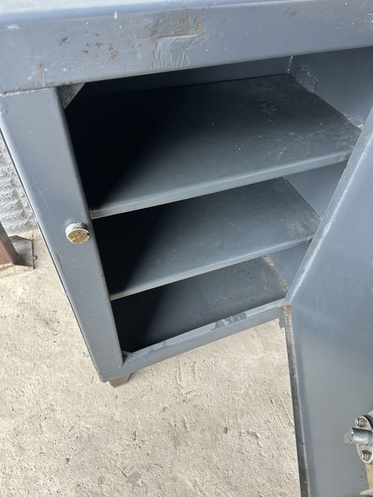 Сейф металический