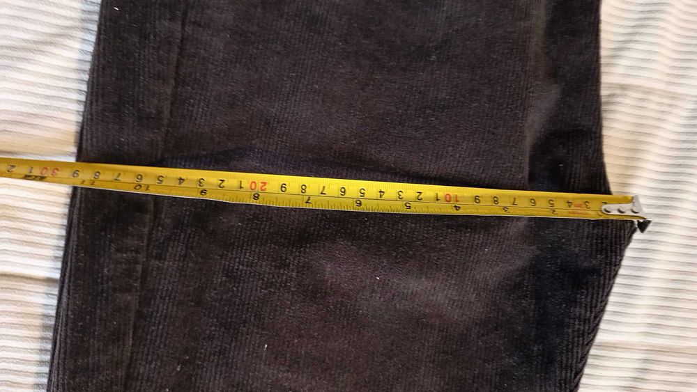 Pantaloni raiati maro inchis