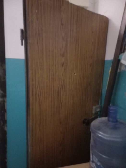 Дерь хорошыи почти новыи