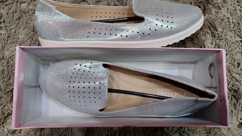 Продам совершенно новые 2000