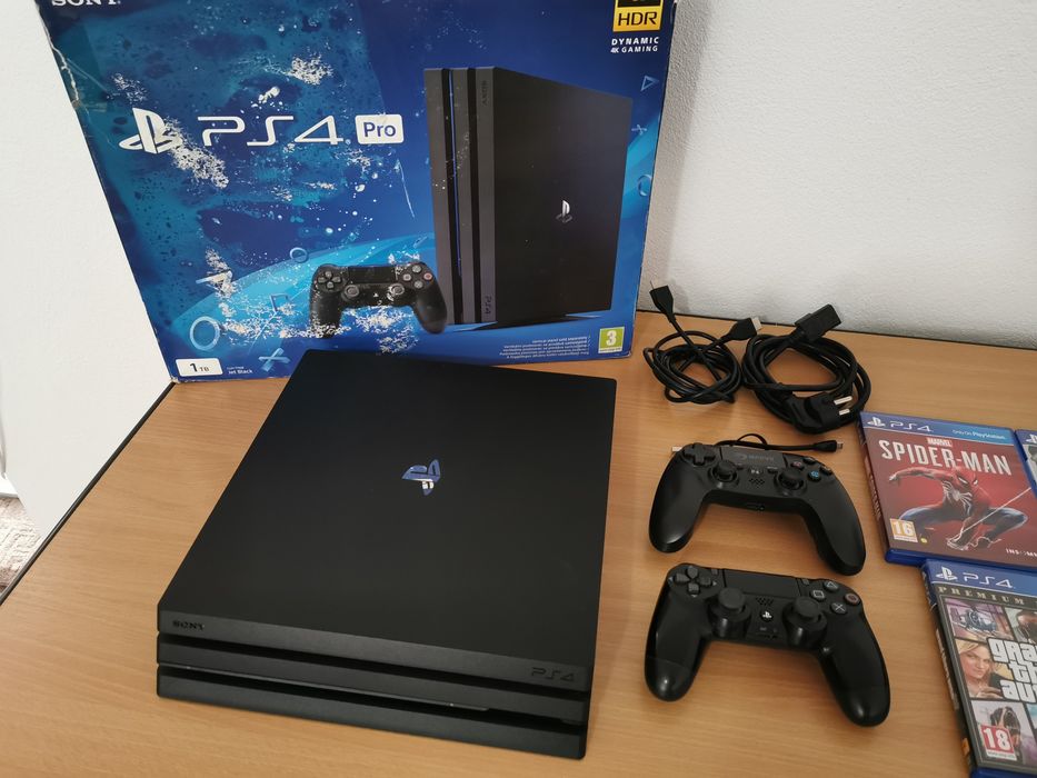 Playstation 4 / Ps 4 Pro pachet complet cu 5 jocuri incluse
