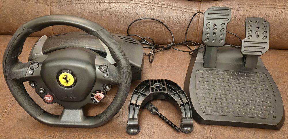 Volan cu pedale Thrustmaster T80 Ferrari 488 GTB Edition