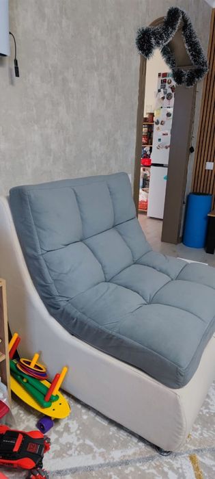 Продаётся диван.