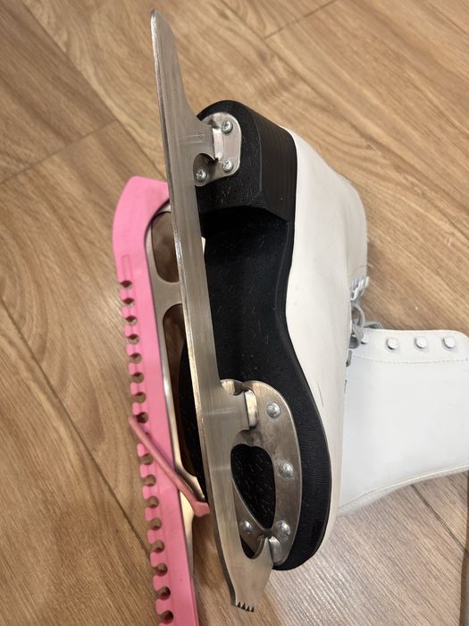 Женские фигурные коньки Nordway Sofia